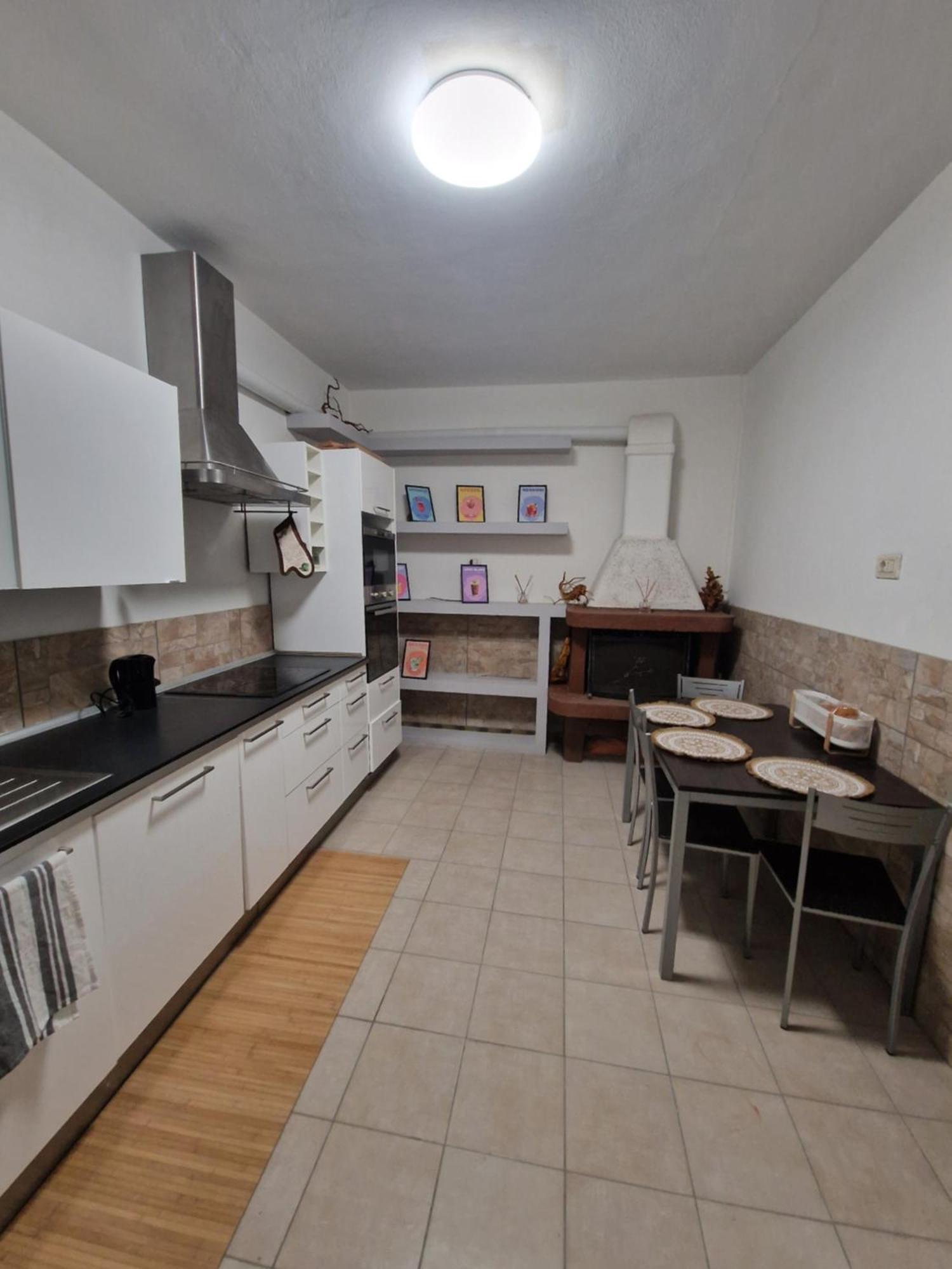 Underground Home Vicino Metropolitana Comasina Cormano Exteriér fotografie