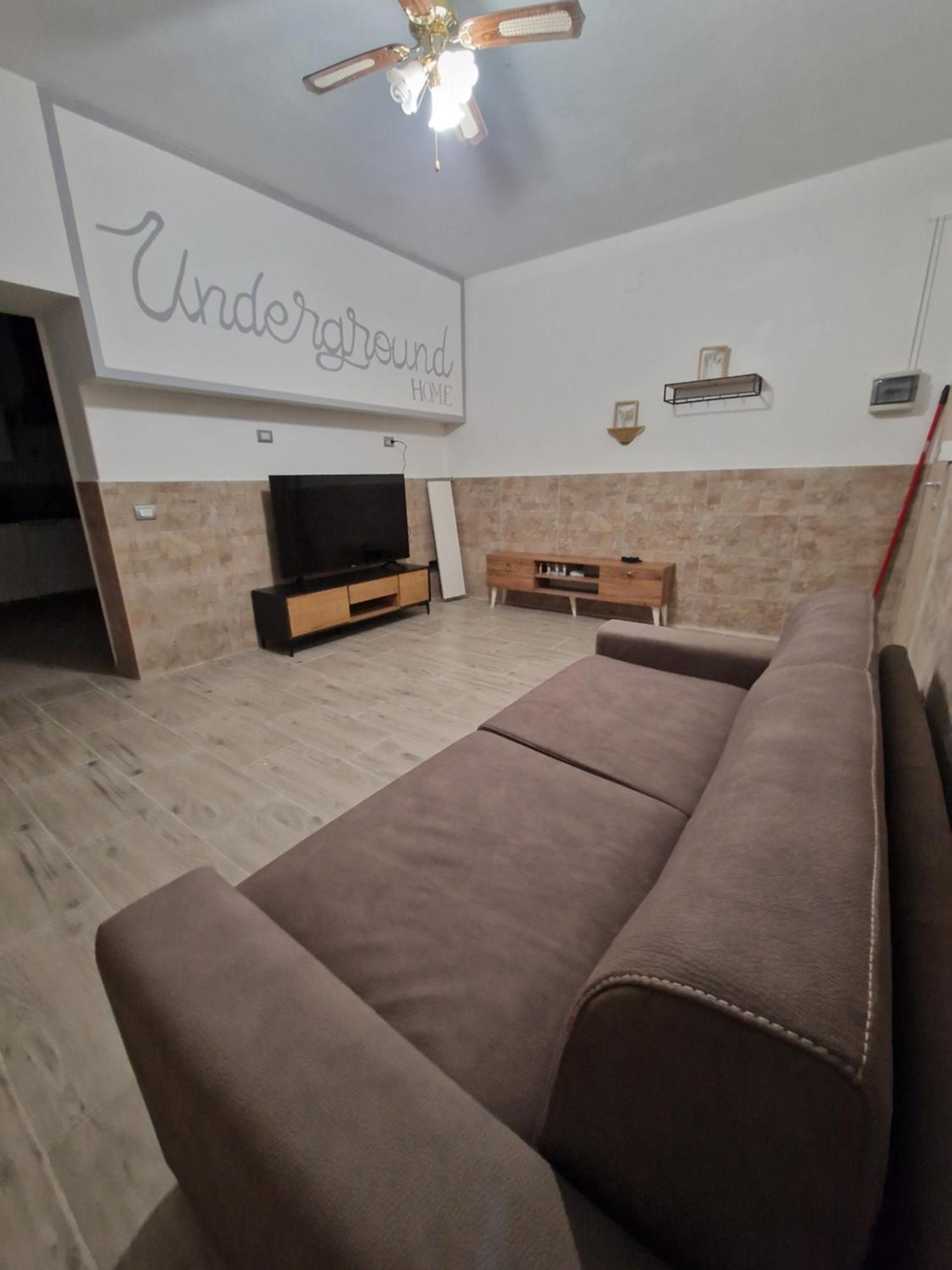 Underground Home Vicino Metropolitana Comasina Cormano Exteriér fotografie