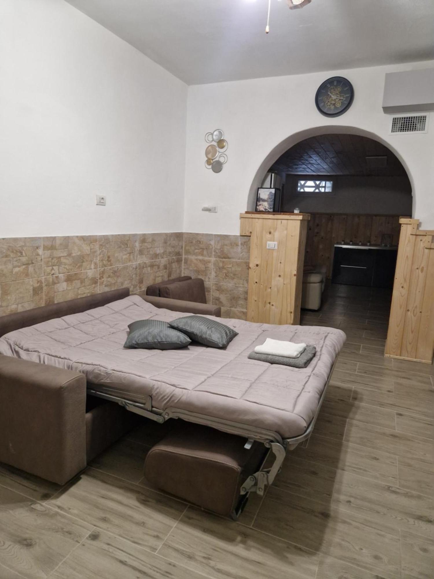 Underground Home Vicino Metropolitana Comasina Cormano Exteriér fotografie