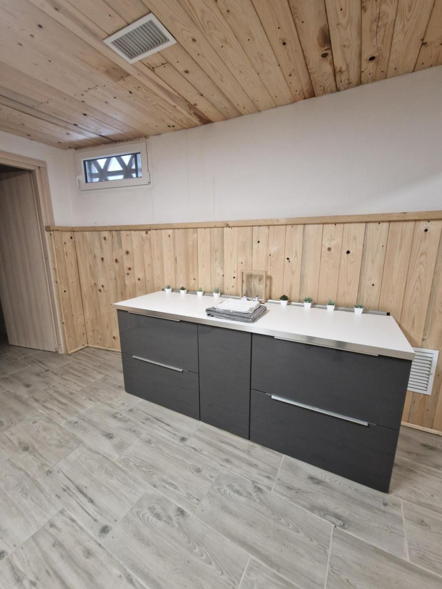 Underground Home Vicino Metropolitana Comasina Cormano Exteriér fotografie